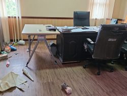 Ngeri !! Diduga oknum Pejabat Eselon 4 Ngamuk, Rusak Ruangan UPT Samsat Serang, Ada Apa ?