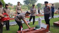 Wakapolda Banten Pimpin Upacara Ziarah dan Tabur Bunga di TMP Ciceri