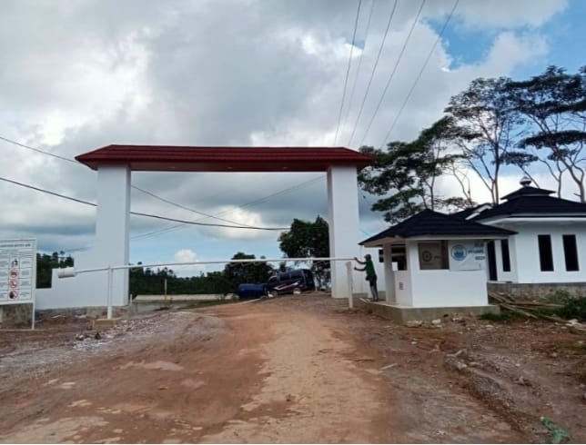 Foto: Pintu gerbang tambang PT Samudera Banten Jaya,Adit (27/04/2025).