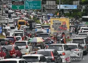 Ribuan Kendaraan Padati Kawasan Wisata Puncak Bogor