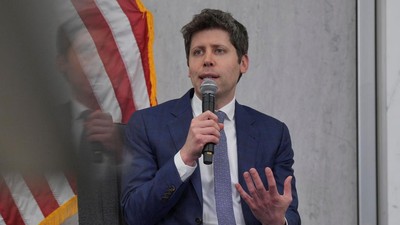 Foto: CEO OpenAI dan pendiri ChatGPT, Sam Altman, mengungkapkan bahwa ia sudah tidak lagi menggunakan Google untuk mencari informasi. Dalam pernyataannya, Altman menyiratkan bahwa ChatGPT kini menjadi alat utamanya dalam menavigasi dunia digital, mencerminkan pergeseran besar dalam lanskap pencarian informasi yang didorong oleh kecerdasan buatan.