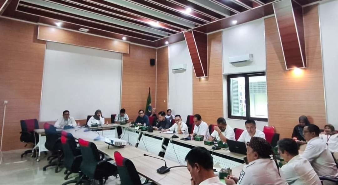 Rapat Dengar Pendapat yang digelar DPRD Lebak, membahas percepatan pembangunan Hunian Tetap (Huntap) bagi korban banjir bandang di Lebak Gedong dan Cipanas. (Dok. DPRD Lebak)