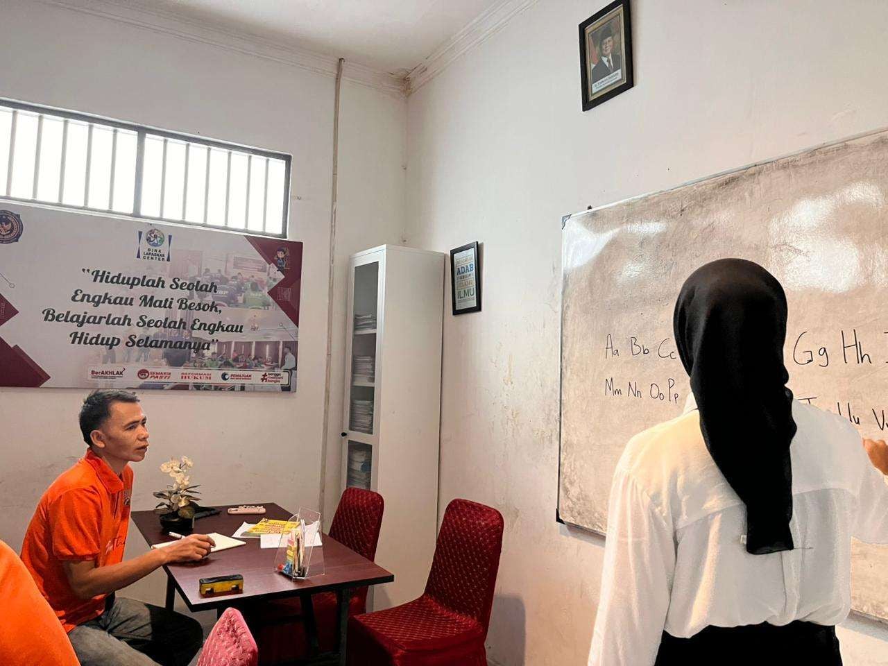 Program Klinik Baca untuk menguatkan literasi warga binaan di Lapas Kelas III Rangkasbitung. (Foto: Dok. Lapas Kelas III Rangkasbitung)