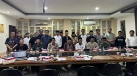 Sebanyak 13 pengasuh pondok pesantren di wilayah Jawa Barat mendatangi Lembaga Bantuan Hukum Pimpinan Pusat Gerakan Pemuda Ansor (LBH PP GP Ansor), Kamis (30/4/2026) lalu. (Foto: dok GP Ansor)
