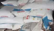 Kondisi kios pupuk di Kecamatan Leuwidamar, Kabupaten Lebak, yang diduga menjual pupuk bersubsidi di atas Harga Eceran Tertinggi (HET), Kamis (8/5/2026).