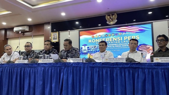 Konferensi pers TNI AL terkait pengungkapan dugaan penyelundupan 16 ton pasir timah ilegal di kawasan PIK 2 Tangerang, Banten, Selasa (12/5/2026).