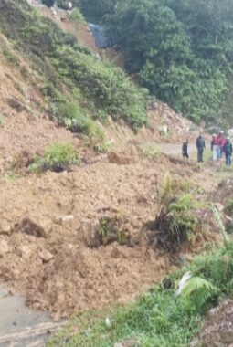 Tebing Longsor Putus Akses Jalan Citorek–Ciparay, Mobilitas Warga Lebak Terganggu