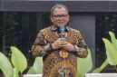 Wakil Ketua DPRD DKI Jakarta Basri Baco saat membuka diskusi publik terkait pendidikan di Markas DPD Partai Golkar Jakarta, Cikini, Jakarta Pusat, Rabu (13/5/2026)