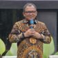 Wakil Ketua DPRD DKI Jakarta Basri Baco saat membuka diskusi publik terkait pendidikan di Markas DPD Partai Golkar Jakarta, Cikini, Jakarta Pusat, Rabu (13/5/2026)