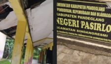 Kondisi ruang kelas SDN Pasirloa terlihat memprihatinkan dengan plafon rusak, lantai pecah, serta bangku siswa yang patah namun masih digunakan dalam kegiatan belajar mengajar.