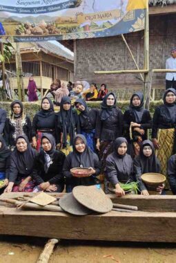 Seren Taun Kampung Jamrut Meriah, Tradisi Adat dan Hiburan Rakyat Satukan Masyarakat