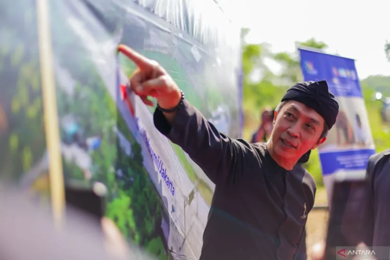 Wali Kota Bogor Dedie A Rachim pada kick off pembangunan off-ramp Ciawi Selatan, di Kota Bogor, Jawa Barat, Kamis (10/7/2026). 