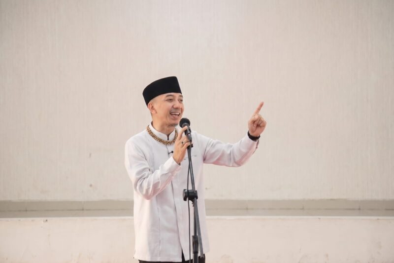 Bupati Lebak Moch. Hasbi Asyidiki Jayabaya. Pemerintah Kabupaten Lebak menyalurkan dana insentif keagamaan sebesar Rp7,81 miliar pada Tahun Anggaran 2026 bagi guru madrasah diniyah, pimpinan pondok pesantren, dan pengajar program Maghrib Mengaji.