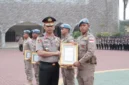 Kapolda Banten Irjen Pol Hendra Kurniawan memberikan piagam penghargaan kepada lima personel Polda Banten atas dedikasi dan pengabdian mereka dalam menjalankan misi perdamaian Perserikatan Bangsa-Bangsa (PBB) di Afrika Tengah melalui Satgas FPU 7 Minusca.