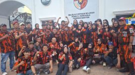 Jajaran Majelis Pimpinan Cabang (MPC) Pemuda Pancasila Kabupaten Lebak berfoto bersama di depan kantor Majelis Pimpinan Wilayah (MPW) Pemuda Pancasila Provinsi Banten dalam rangka memperingati HUT ke-67 Pemuda Pancasila, Rabu (28/10/2026). Kehadiran jajaran tersebut menjadi bentuk partisipasi dan solidaritas kader dalam mendukung kegiatan organisasi serta mempererat kebersamaan antarkader Pemuda Pancasila di Provinsi Banten.