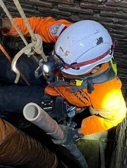 Tragis! Seorang Pria Tewas Tertimbun Longsor Saat Gali Sumur Sedalam 15 Meter di Lebak